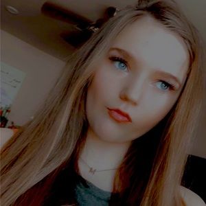 Meet your Posher, Maya